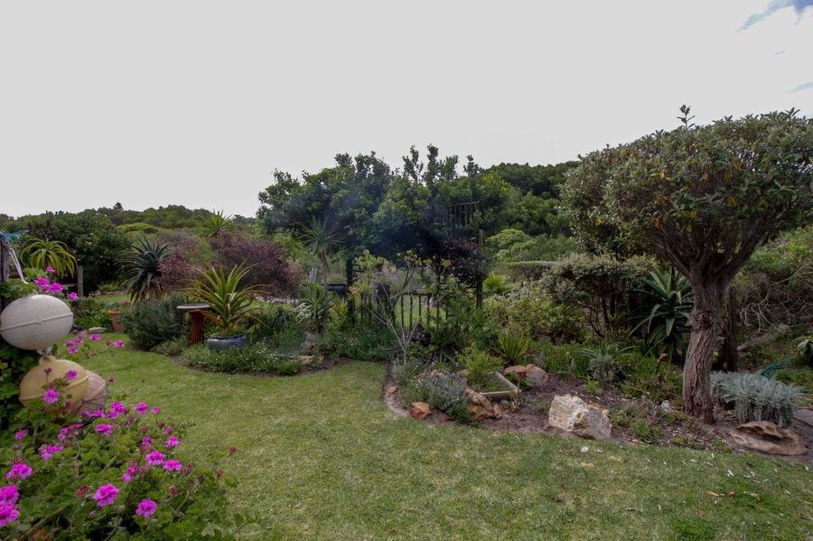 5 Bedroom Property for Sale in Paradise Beach Eastern Cape